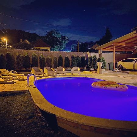 Vila Mika'S Poolhouse Bělehrad Exteriér fotografie